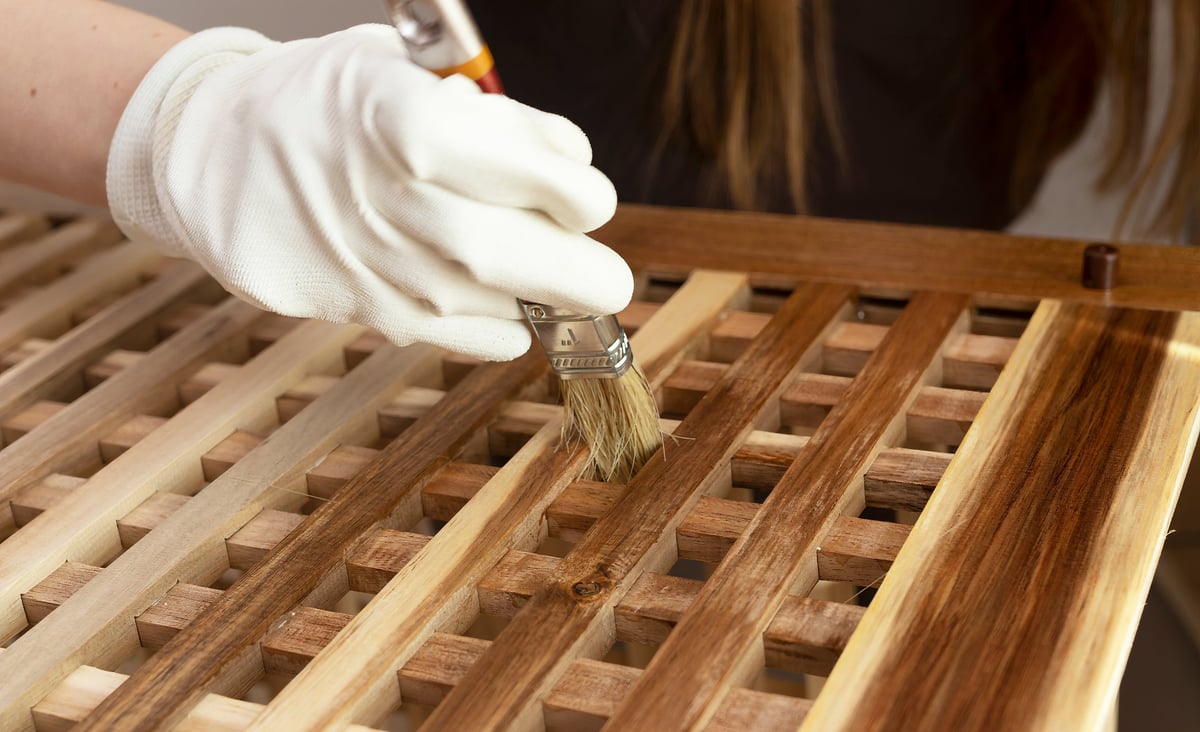 Wood lattice panel refinishing